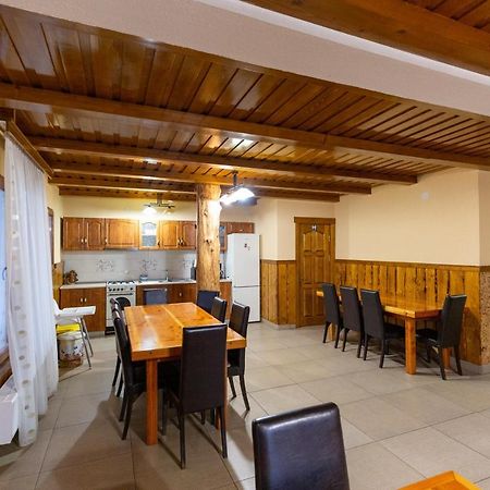 Conacul de sub munte Villa Novaci-Străini Exterior foto