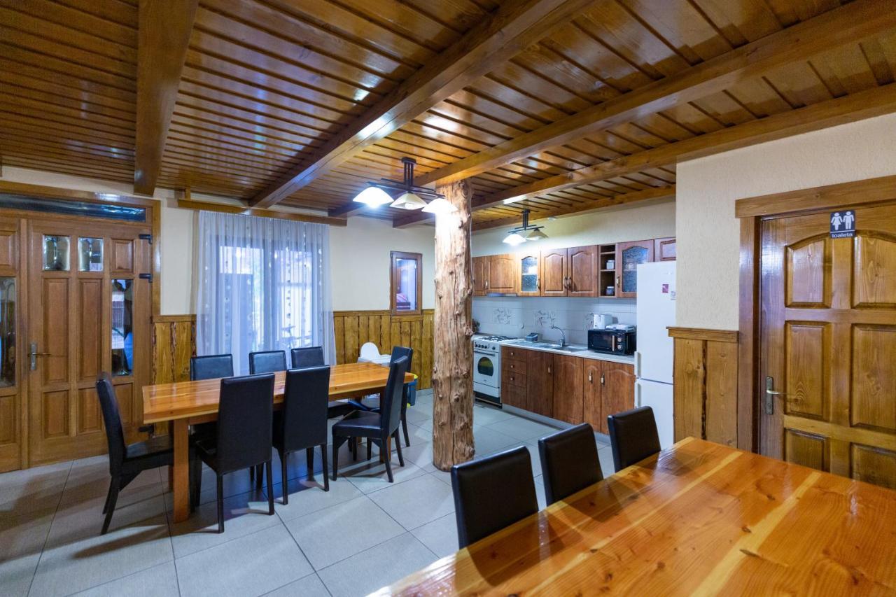 Conacul de sub munte Villa Novaci-Străini Exterior foto