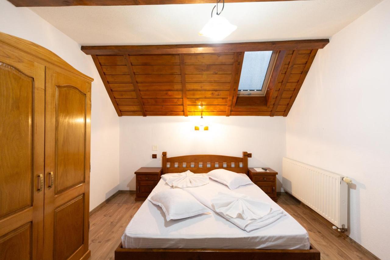 Conacul de sub munte Villa Novaci-Străini Exterior foto
