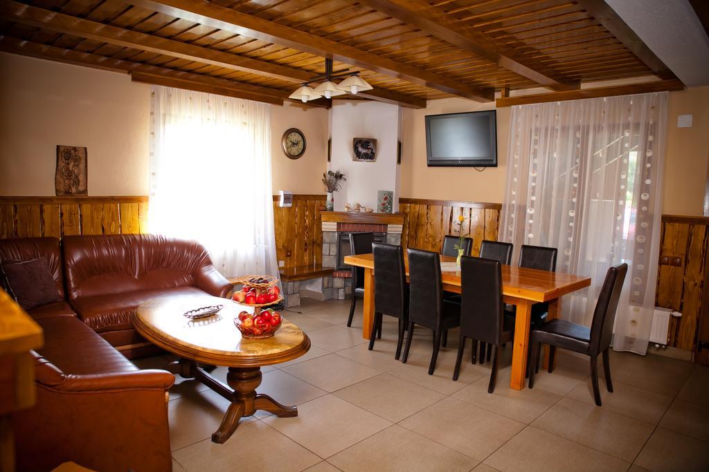 Conacul de sub munte Villa Novaci-Străini Exterior foto