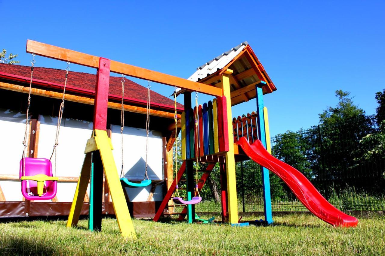 Conacul de sub munte Villa Novaci-Străini Exterior foto